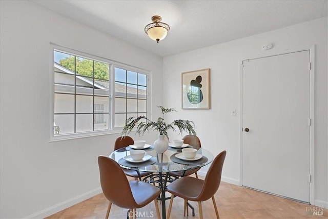 367 E Pacific Ave, Fairfield, CA 94533 - dining room featuring baseboards