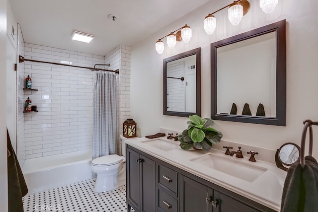 240 Nice Ln Unit 114, Newport Beach, CA 92663 - full bath featuring double vanity and shower / bath combination with curtain