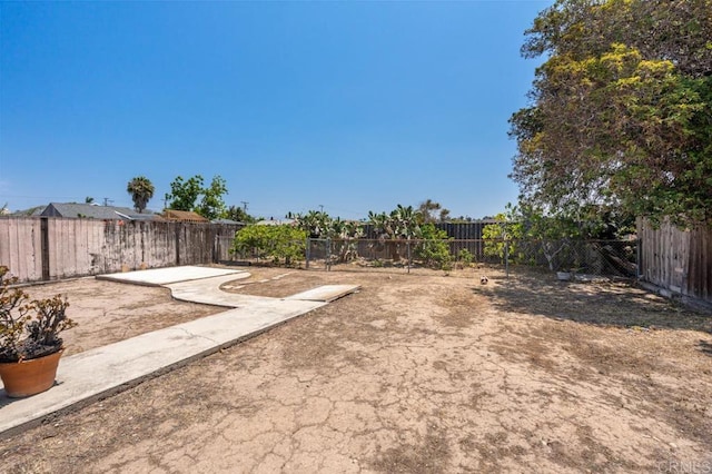 1185 Elm Ave, Chula Vista, CA 91911 - fenced backyard with a patio