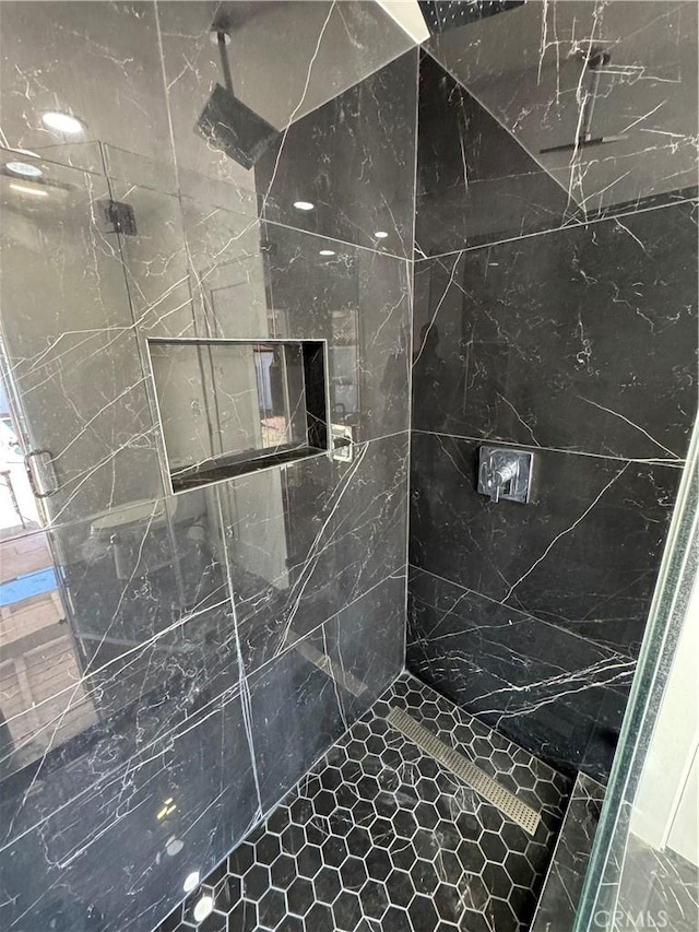 5230 Seville Ave, Encino, CA 91436 - full bathroom with tiled shower
