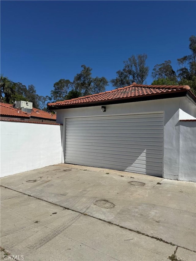 5230 Seville Ave, Encino, CA 91436 - view of garage
