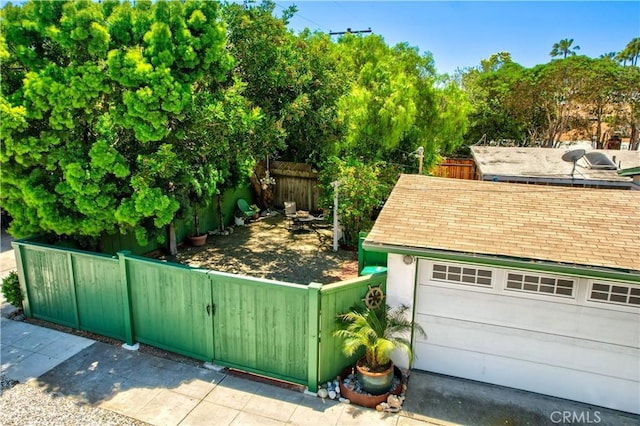 24932 La Cresta Dr, Dana Point, CA 92629 - garage with view of wooded area
