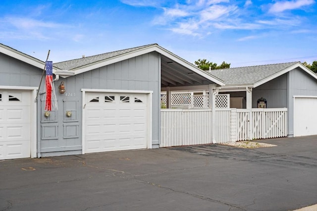 4265 Spoon Bill Way, Oceanside, CA 92057 - view of garage