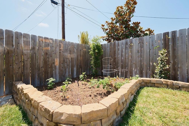 1713 Stewart St, Oceanside, CA 92054 - view of fenced backyard