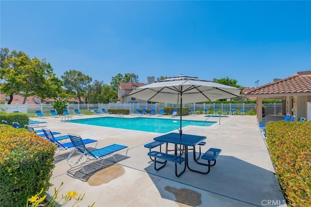 1229 Porto Grande Unit 4, Diamond Bar, CA 91765 - community pool with a patio