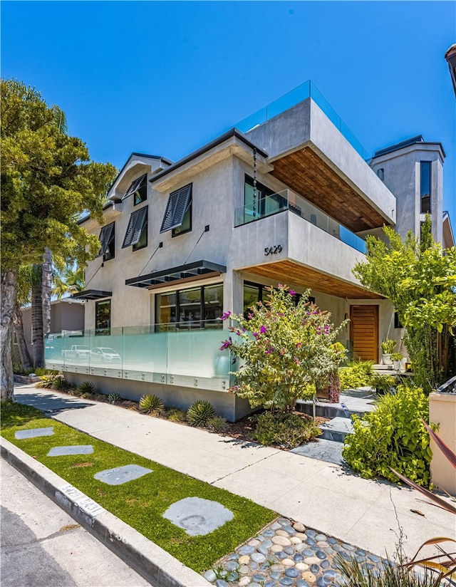 5429 E The Toledo, Long Beach, CA 90803 - back of house with a balcony