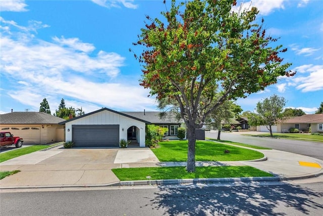 10912 Nighthawk Cir, Fountain Valley, CA 92708 - ranch-style home featuring an attached garage, driveway, and a front lawn