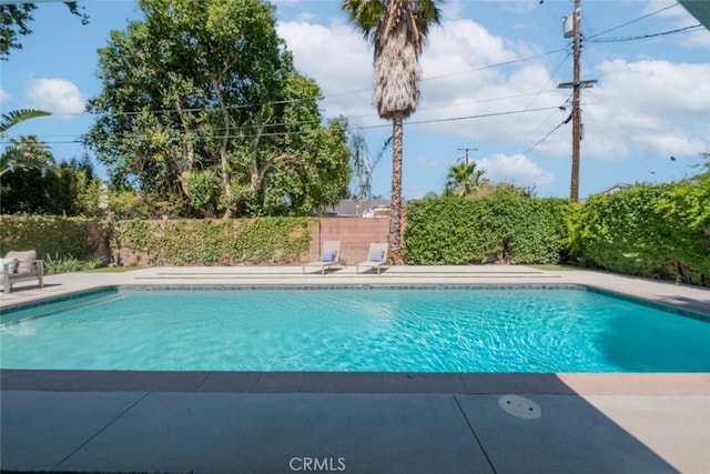 6535 Comanche Ave, Winnetka, CA 91306 - view of swimming pool featuring a fenced backyard and a patio area