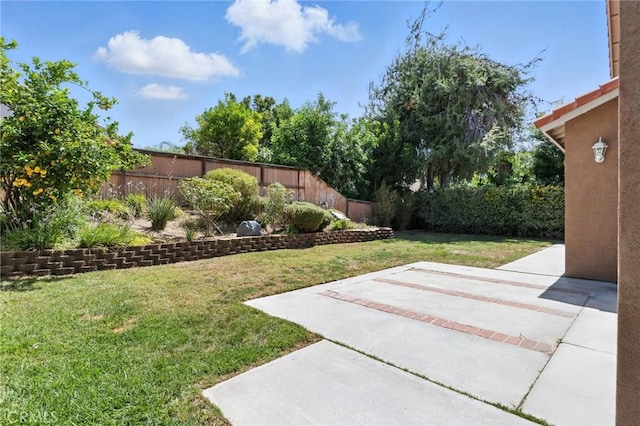 31397 Heitz Ln, Temecula, CA 92591 - fenced backyard featuring a patio
