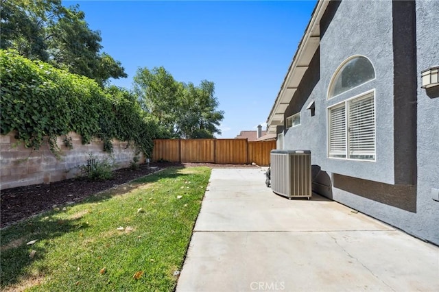 1422 Deborah Pl, Beaumont, CA 92223 - fenced backyard featuring a patio