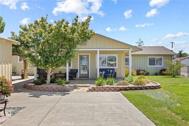 4187 County Road M, Orland, CA 95963 - view of front facade featuring a front yard and a patio area