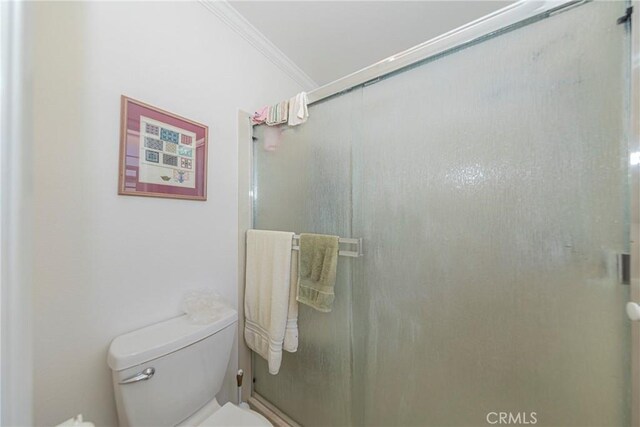 53235 Finegold Creek Ct, North Fork, CA 93643 - bathroom with ornamental molding and a stall shower