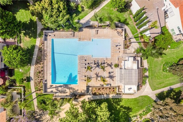 417 Vista Suerte, Newport Beach, CA 92660 - bird's eye view of a pool area