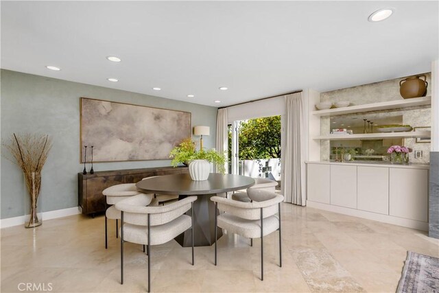 417 Vista Suerte, Newport Beach, CA 92660 - dining space with recessed lighting