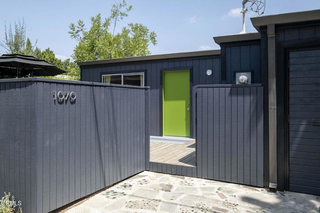 1070 Montecito Dr, Los Angeles, CA 90031 - view of gate
