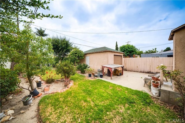 5870 Lemon Ave, Long Beach, CA 90805 - view of yard with a patio and an outdoor structure