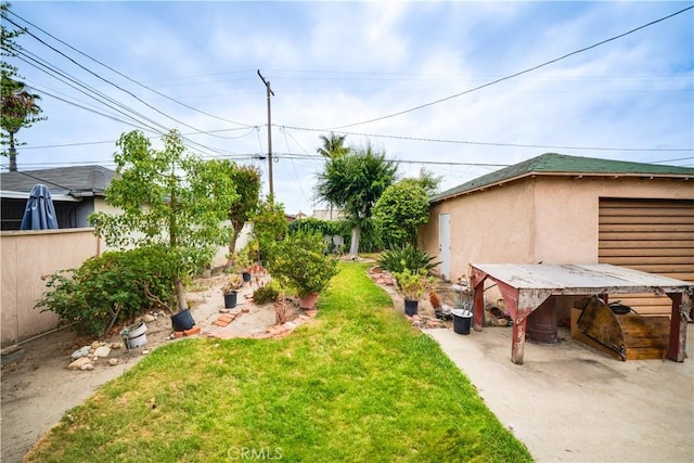 5870 Lemon Ave, Long Beach, CA 90805 - view of yard with an outbuilding