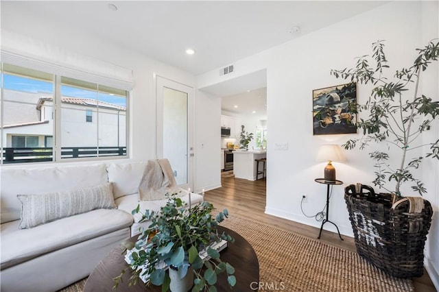 111 Juniper Dr, Rancho Mission Viejo, CA 92694 - living room featuring wood finished floors and recessed lighting