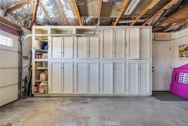 2578 Bryce Ct, Colton, CA 92324 - view of garage
