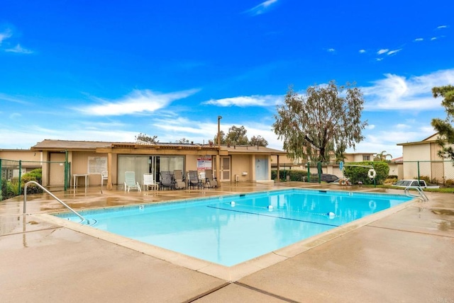 575 Otay Lakes Rd Unit 26, Chula Vista, CA 91913 - community pool with a patio