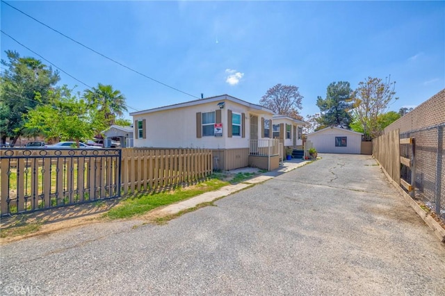 164 S Santa Fe Ave, San Jacinto, CA 92583 - photo 2