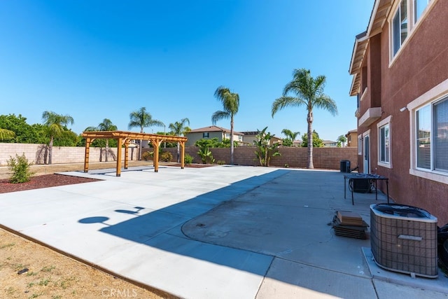 9142 San Luis Obispo Ln, Riverside, CA 92508 - fenced backyard with a pergola and a patio
