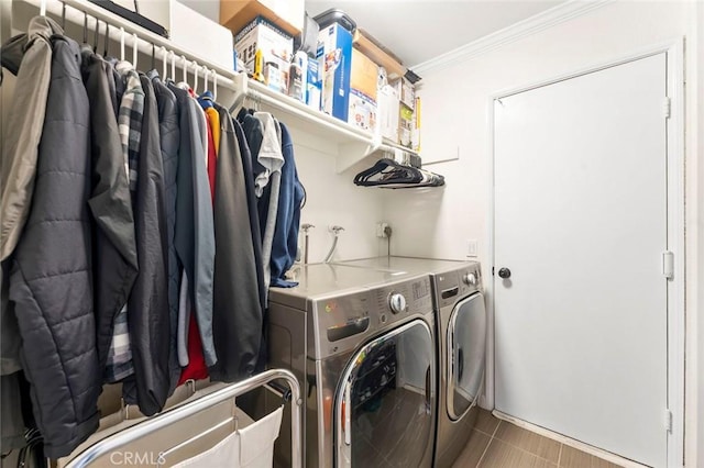 8950 Brentford Ave, San Diego, CA 92126 - laundry area featuring washer and dryer and crown molding