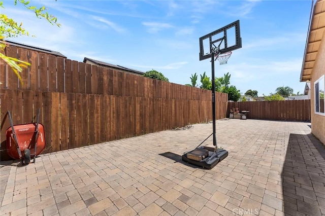 8950 Brentford Ave, San Diego, CA 92126 - fenced backyard with a patio