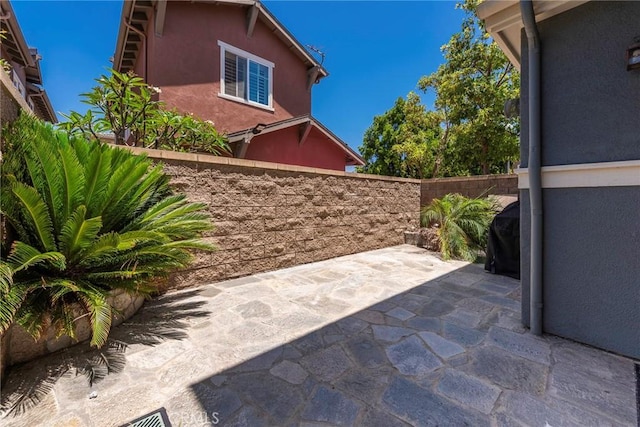 72 Westwind Dr, Tustin, CA 92782 - view of patio / terrace
