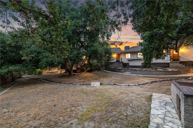 1146 Sandhurst Ln, La Verne, CA 91750 - view of yard at dusk