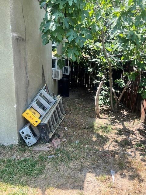 1550 W 21st St, San Bernardino, CA 92411 - view of yard