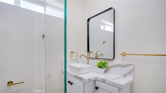 815 N Hagar St, San Fernando, CA 91340 - bathroom with vanity