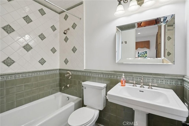 6337 Via Colinita, Rancho Palos Verdes, CA 90275 - full bath featuring tile walls, a wainscoted wall, and shower / washtub combination