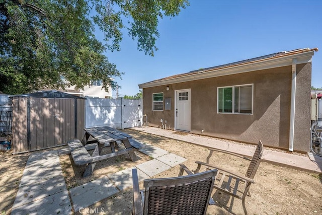 25252 Atwood Blvd, Newhall, CA 91321 - view of patio / terrace