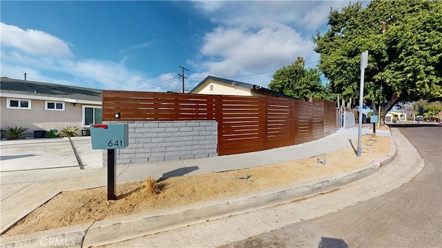 641 W 127th St, Los Angeles, CA 90044 - photo 38