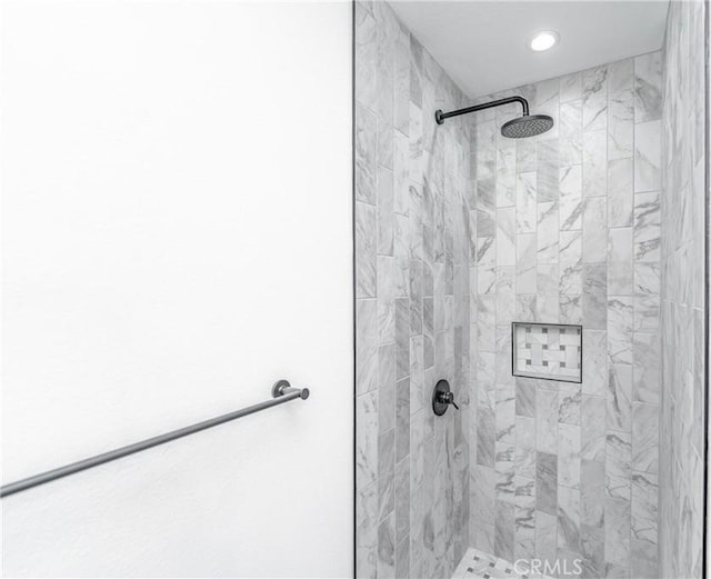 3818 Crawford St, Los Angeles, CA 90011 - bathroom featuring tiled shower and recessed lighting
