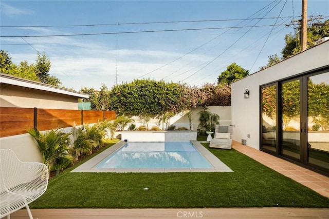 2334 Glover Pl, Los Angeles, CA 90031 - view of pool featuring a fenced backyard