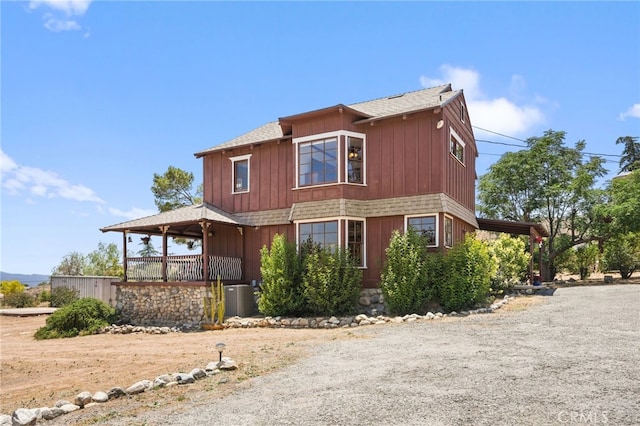 10821 Los Jordans Rd, Agua Dulce, CA 91390 - view of front of property with roof with shingles