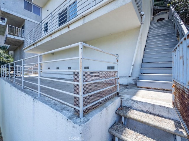 728 Quail Dr, Los Angeles, CA 90065 - view of stairs