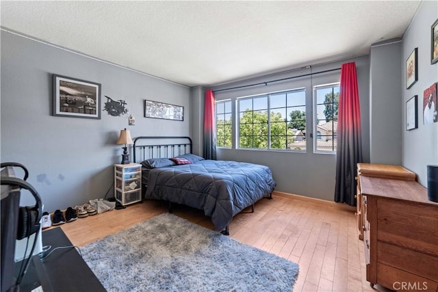 762 Twin Peaks Ave, Simi Valley, CA 93065 - bedroom featuring light wood-type flooring and a textured ceiling
