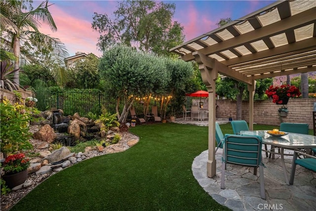 762 Twin Peaks Ave, Simi Valley, CA 93065 - fenced backyard featuring outdoor dining area, a pergola, and a patio