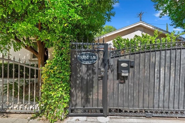 3751 Laurita Ave, Pasadena, CA 91107 - view of gate