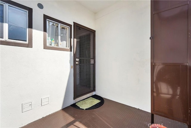 56665672 Franklin Ave, Los Angeles, CA 90028 - entrance to property featuring stucco siding