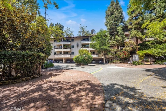 2700 Cahuenga Blvd E Unit 1302, Los Angeles, CA 90068 - view of property featuring uncovered parking