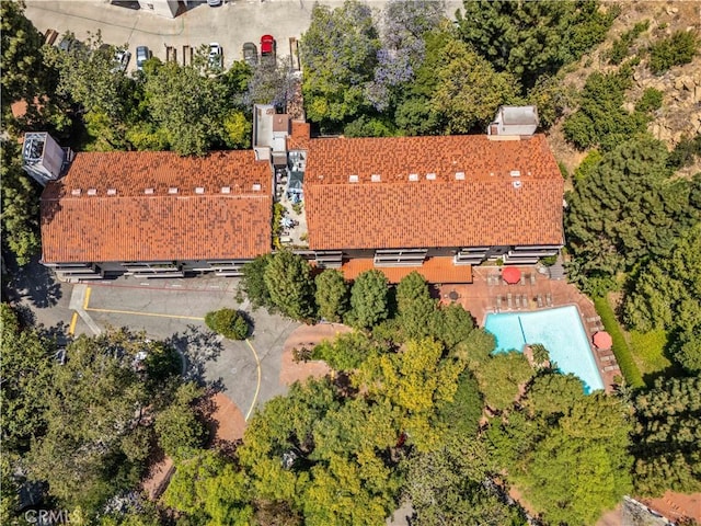 2700 Cahuenga Blvd E Unit 1302, Los Angeles, CA 90068 - bird's eye view of a pool