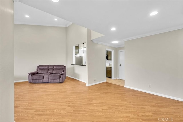 4170 Elm Ave Unit 304, Long Beach, CA 90807 - unfurnished room featuring crown molding, light wood-type flooring, and recessed lighting