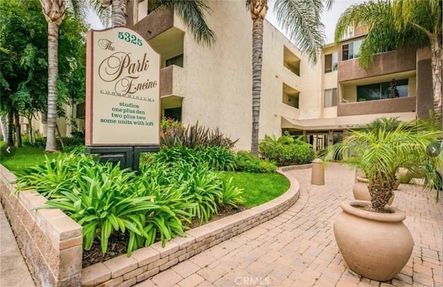 5325 Newcastle Ave Unit 127, Encino, CA 91316 - photo 1