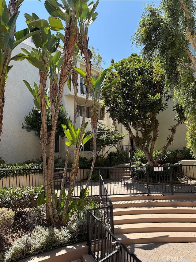 5325 Newcastle Ave Unit 127, Encino, CA 91316 - photo 2
