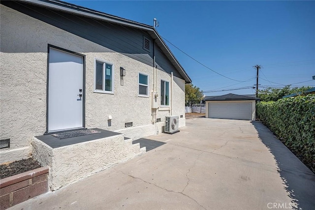 1021 W 5th St, Corona, CA 92882 - view of side of home with stucco siding, an outdoor structure, and a detached garage