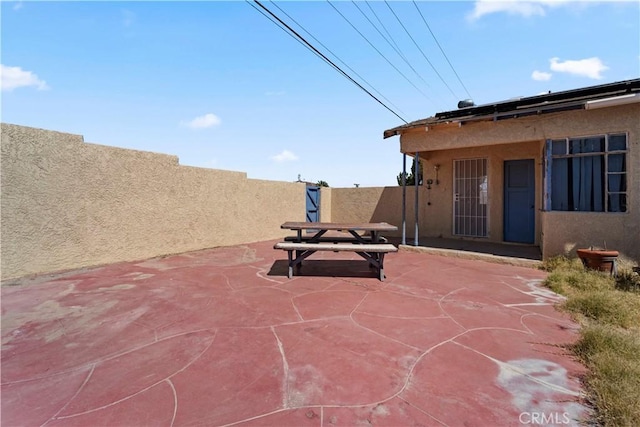 100 E Buena Vista St, Barstow, CA 92311 - view of patio / terrace